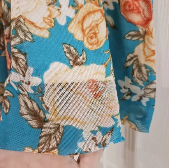 Woman's Cato Boho Floral/ cheetah print blouse with ruffles sleeves - Picture 4 of 9